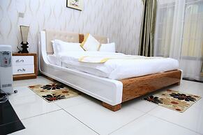 Golden Zambezi Lodge