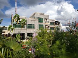 Golden Zambezi Lodge