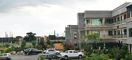 Golden Zambezi Lodge