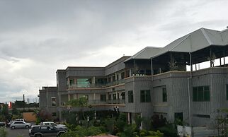 Golden Zambezi Lodge