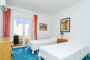 Liiiving in Algarve Alvor Blue Villa