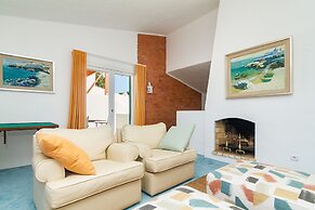 Liiiving in Algarve Alvor Blue Villa