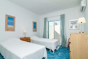 Liiiving in Algarve Alvor Blue Villa
