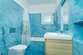 Liiiving in Algarve Alvor Blue Villa