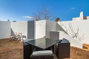 Liiiving in Algarve Alvor Blue Villa