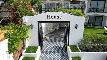 Cunda House Kucuk Otel