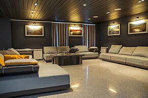 Orbi Palace Hotel & Suites