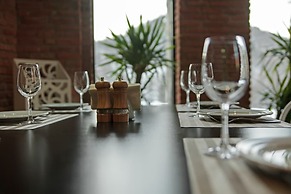 Orbi Palace Hotel & Suites