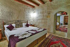 Elegance Cave Suites