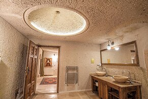 Elegance Cave Suites