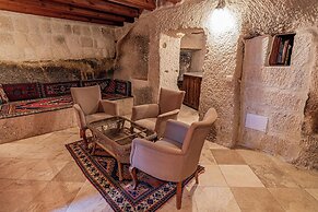 Elegance Cave Suites