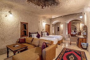 Elegance Cave Suites