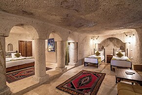 Elegance Cave Suites