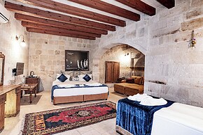 Elegance Cave Suites