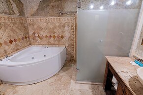 Elegance Cave Suites