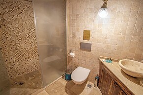 Elegance Cave Suites