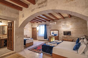 Elegance Cave Suites