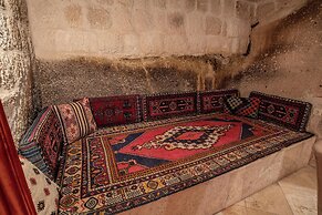 Elegance Cave Suites