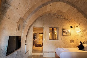 Elegance Cave Suites