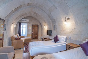 Elegance Cave Suites