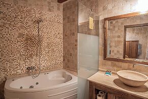 Elegance Cave Suites