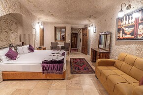 Elegance Cave Suites
