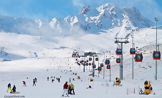 Elegance Cave Suites