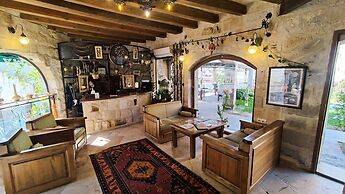 Elegance Cave Suites