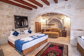 Elegance Cave Suites