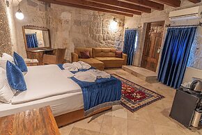 Elegance Cave Suites