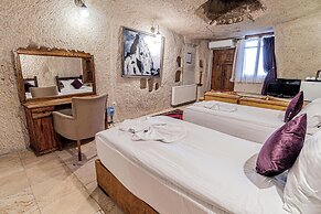 Elegance Cave Suites