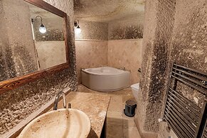 Elegance Cave Suites