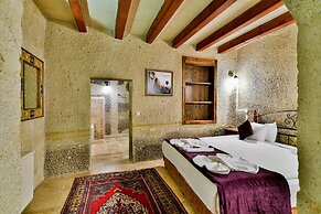 Elegance Cave Suites
