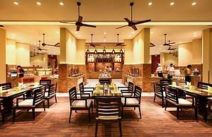 Sanya Seacube Holiday Hotel