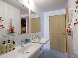 Mob Hotel Paris les Puces