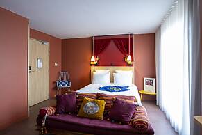 Mob Hotel Paris les Puces