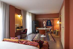 Mob Hotel Paris les Puces
