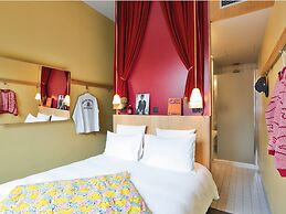 Mob Hotel Paris les Puces