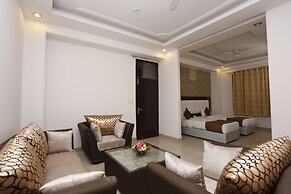 Mint City Center Suites