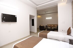 Mint City Center Suites