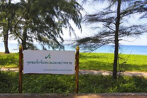 Maikhao Palm Beach Resort