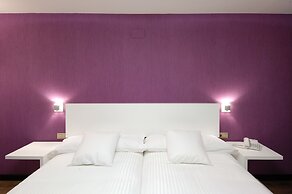 Hotel Cienbalcones