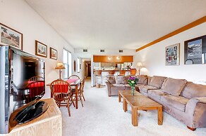 Mountainside Condominiums by CRMR