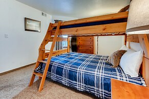 Mountainside Condominiums by CRMR