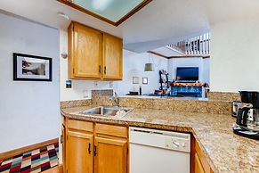 Mountainside Condominiums by CRMR