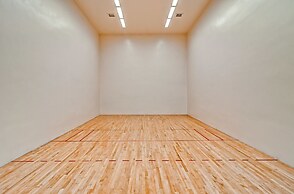 Mountainside Condominiums by CRMR