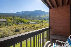 Mountainside Condominiums by CRMR