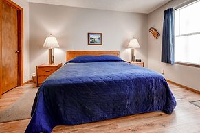 Mountainside Condominiums by CRMR