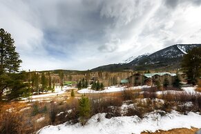 Mountainside Condominiums by CRMR