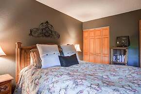 Mountainside Condominiums by CRMR